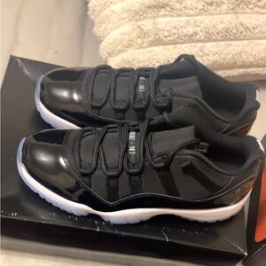 Air Jordan 11 low space jam